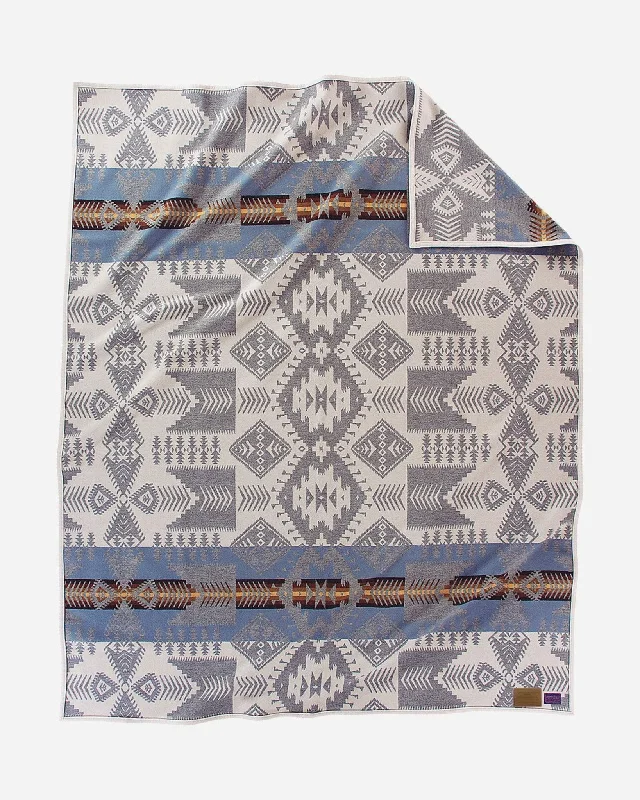 Knitted chunky cable knit throw blankets​Cotton blankets for breathability and a lightweight feelSilver Bark Pendleton Blanket