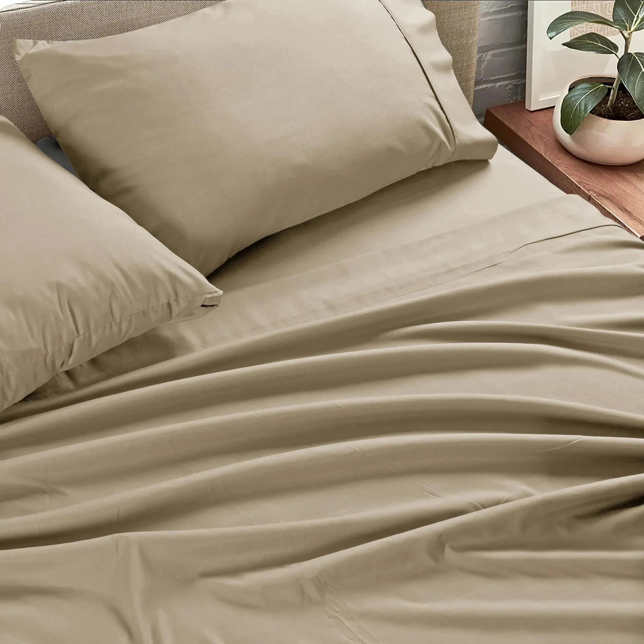 Hypoallergenic Silk Sheets for Sensitive SleepersPlain Microfiber Sheet Set in Solid Colors